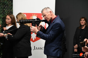 Otwarcie wirtualnej strzelnicy w ZS nr 4